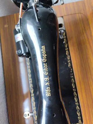Máquina de coser Alfa vintage