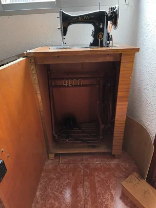 Máquina de coser Alfa vintage