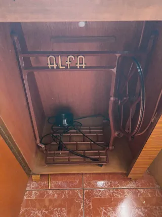 Máquina de coser Alfa vintage