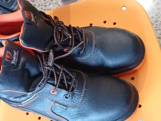 Botas de trabajo Trueno negras y naranjas