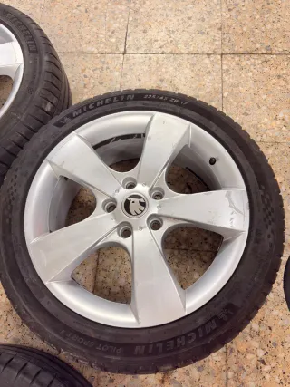 Llantas 17 con neumaticos Michelin nuevos