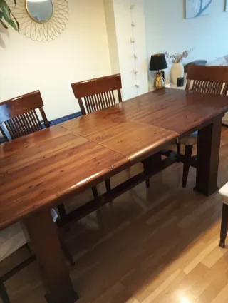 Mesa de madera maciza