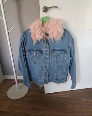 Chaqueta vaquera Bershka rosa