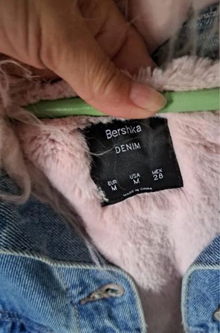 Chaqueta vaquera Bershka rosa