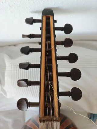 Laud turco / árabe, instrumento de 11 cuerdas