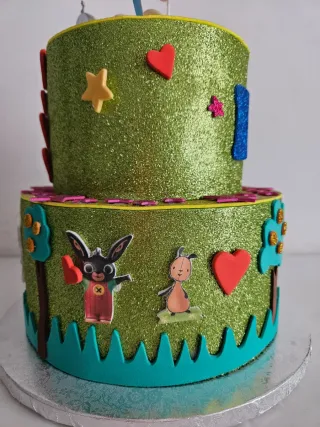 Torta scenografica Bing 2 anni Dario in gomma eva