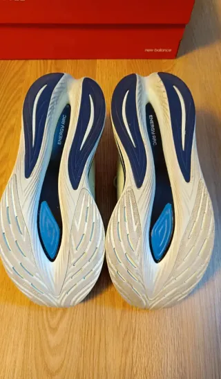 New Balance FuelCell SuperComp Trainer V1