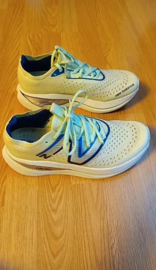 New Balance FuelCell SuperComp Trainer V1