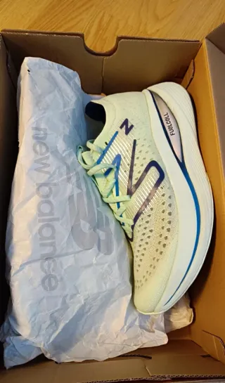 New Balance FuelCell SuperComp Trainer V1