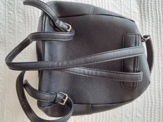 Mochila polipiel negra nueva