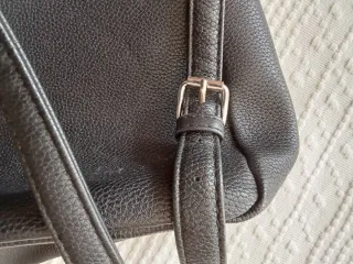 Mochila polipiel negra nueva