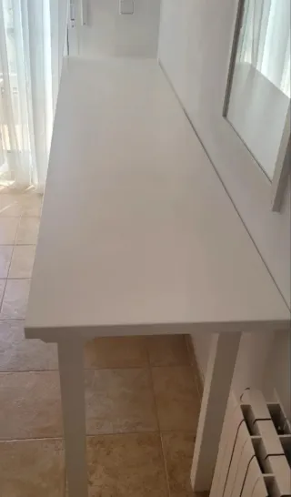 Escritorio de madera blanco