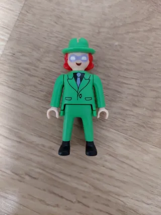 Playmobil Huevo Kinder Enigma y Supergirl