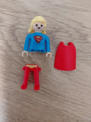 Playmobil Huevo Kinder Enigma y Supergirl