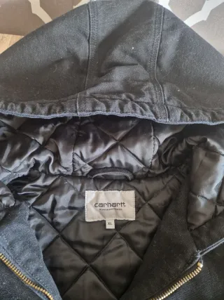Chaqueta Carhartt Negra con Capucha