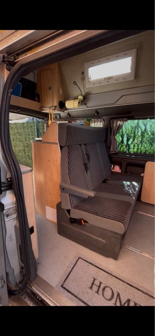 furgoneta camperizada Ford Transit nugget 2003