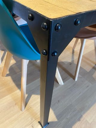 Mesa de comedor madera y metal