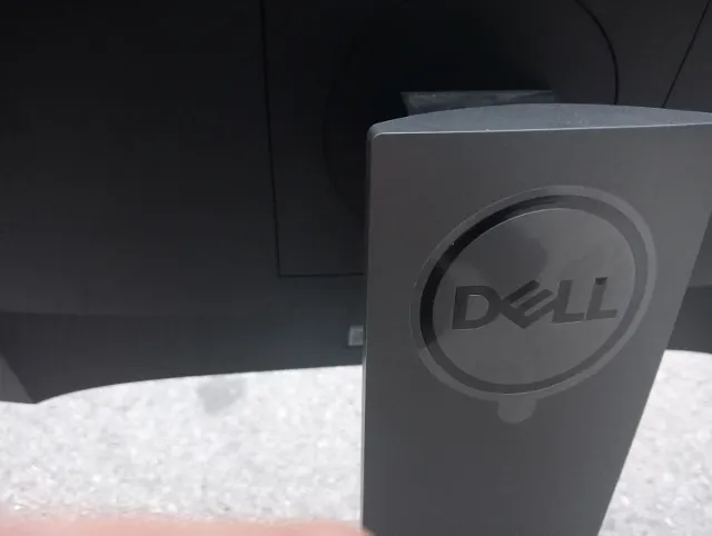 Pantalla Dell Negra