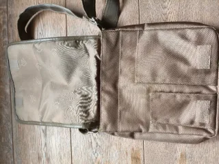 Riñonera dorada en perfecto estado