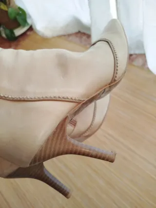 Botas de piel color crema