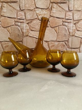 Juego copas y licorera ámbar vintage