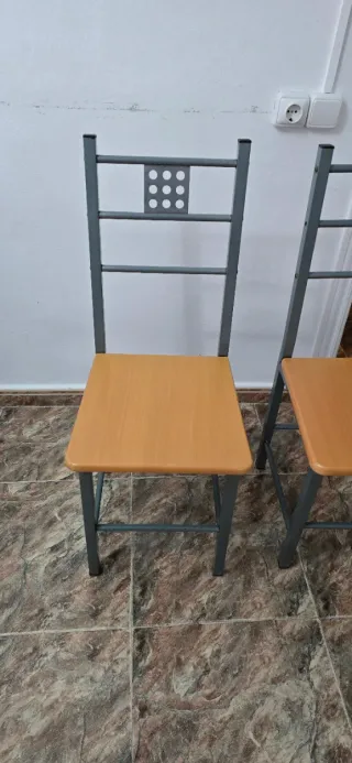 Mesa plegable con 4 sillas