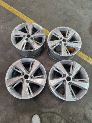 Llantas renault 17 pulgadas 5 tornillos