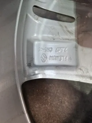Llantas renault 17 pulgadas 5 tornillos