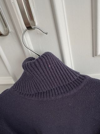 Jersey cuello alto azul marino