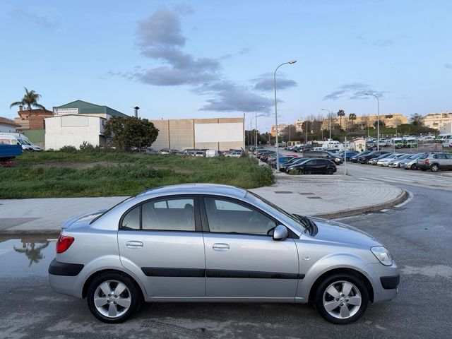 KIA RIO 1.5 CRDi 110CV !! 3.500€ !!