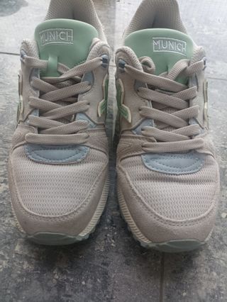 Zapatillas Munich Piel Gris y Verde