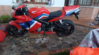 Honda CBR600RR Roja - 58.000 km