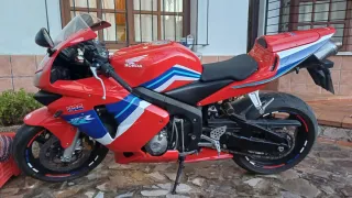 Honda CBR600RR Roja - 58.000 km