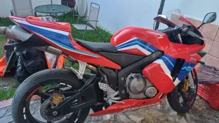 Honda CBR600RR Roja - 58.000 km
