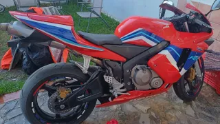 Honda CBR600RR Roja - 58.000 km
