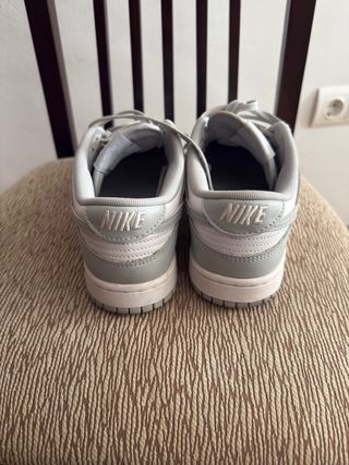 Zapatillas Nike Dunk Gris y Blanco