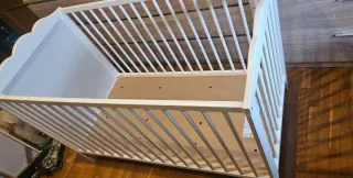 Cuna de bebé blanca