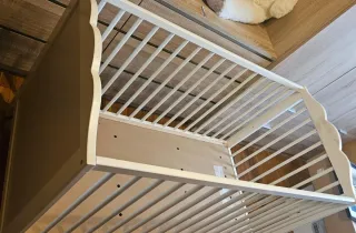 Cuna de bebé blanca