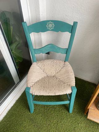 Silla restaurada con mandala