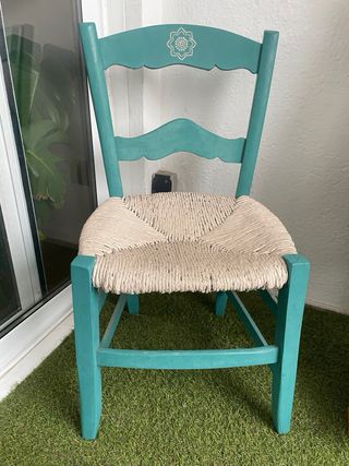 Silla restaurada con mandala
