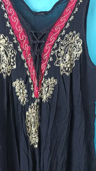 Vestido hindú negro y rojo talla única