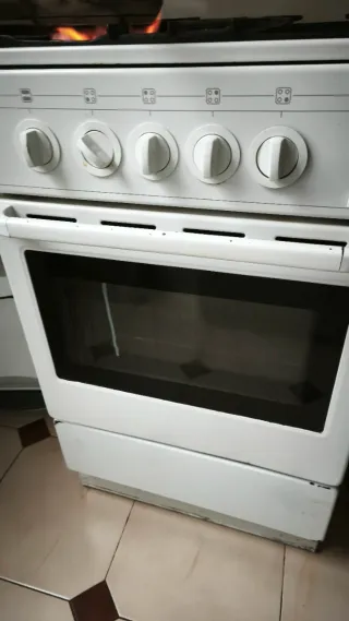 Cocina de gas blanca 4 fuegos