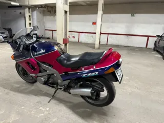 Kawasaki ZZ-R 600 Sportbike Azul/Rojo