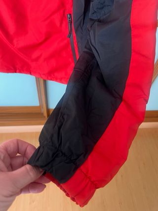 Anorak Rojo y Negro Talla S