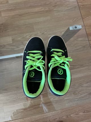 Tenis Oxelo Negros con detalles verdes