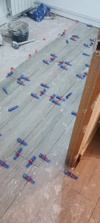 Se hacen trabajos de albañilería por horas o dias