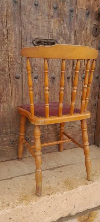 Silla Windsor madera y asiento rojo