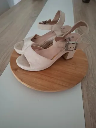 Sandalias de tacón rosa