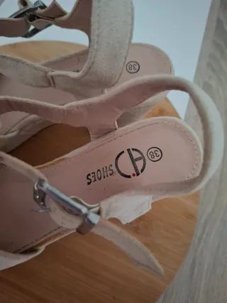 Sandalias de tacón rosa