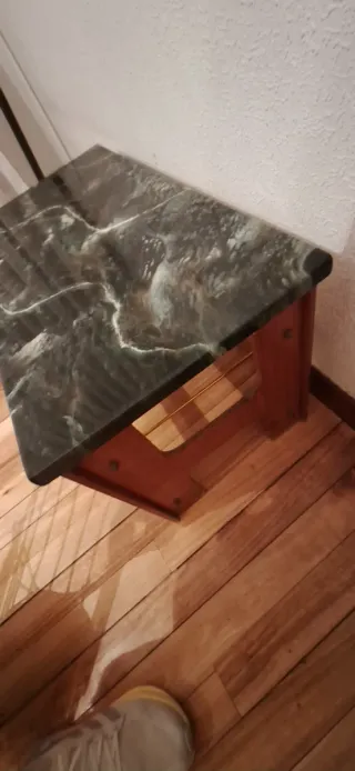 Mesa auxiliar vintage efecto mármol